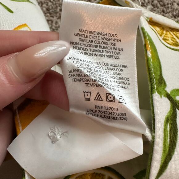 Isaac Mizrahi white lemon & lime print shorts size 8 NWOT - Picture 6 of 11